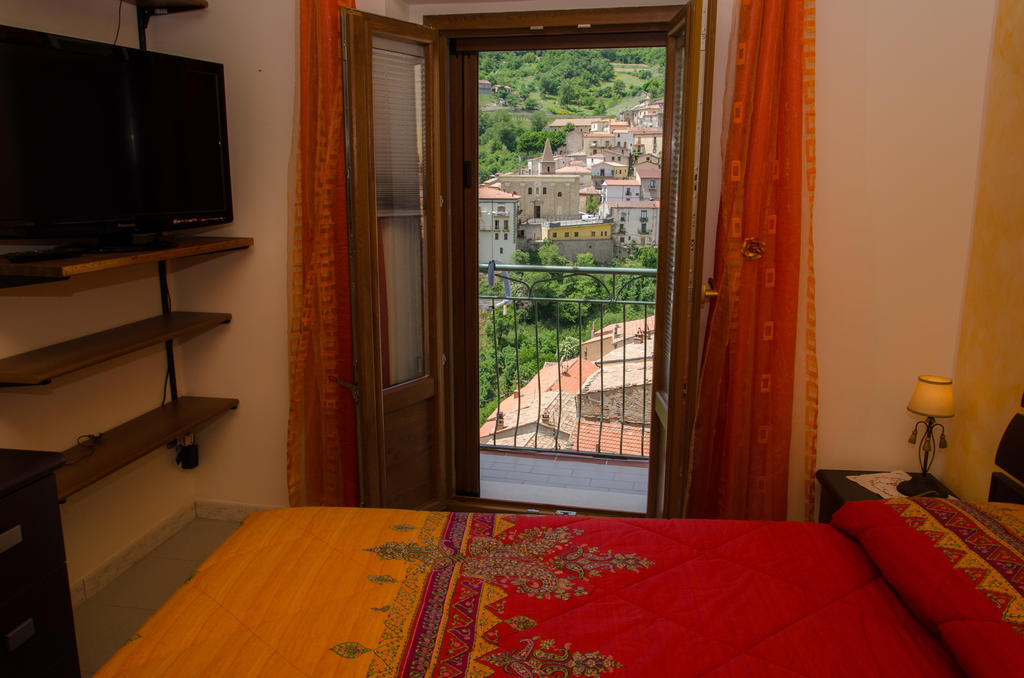 קסטלמצאנו B&B La Perla Nelle Dolomiti חדר תמונה